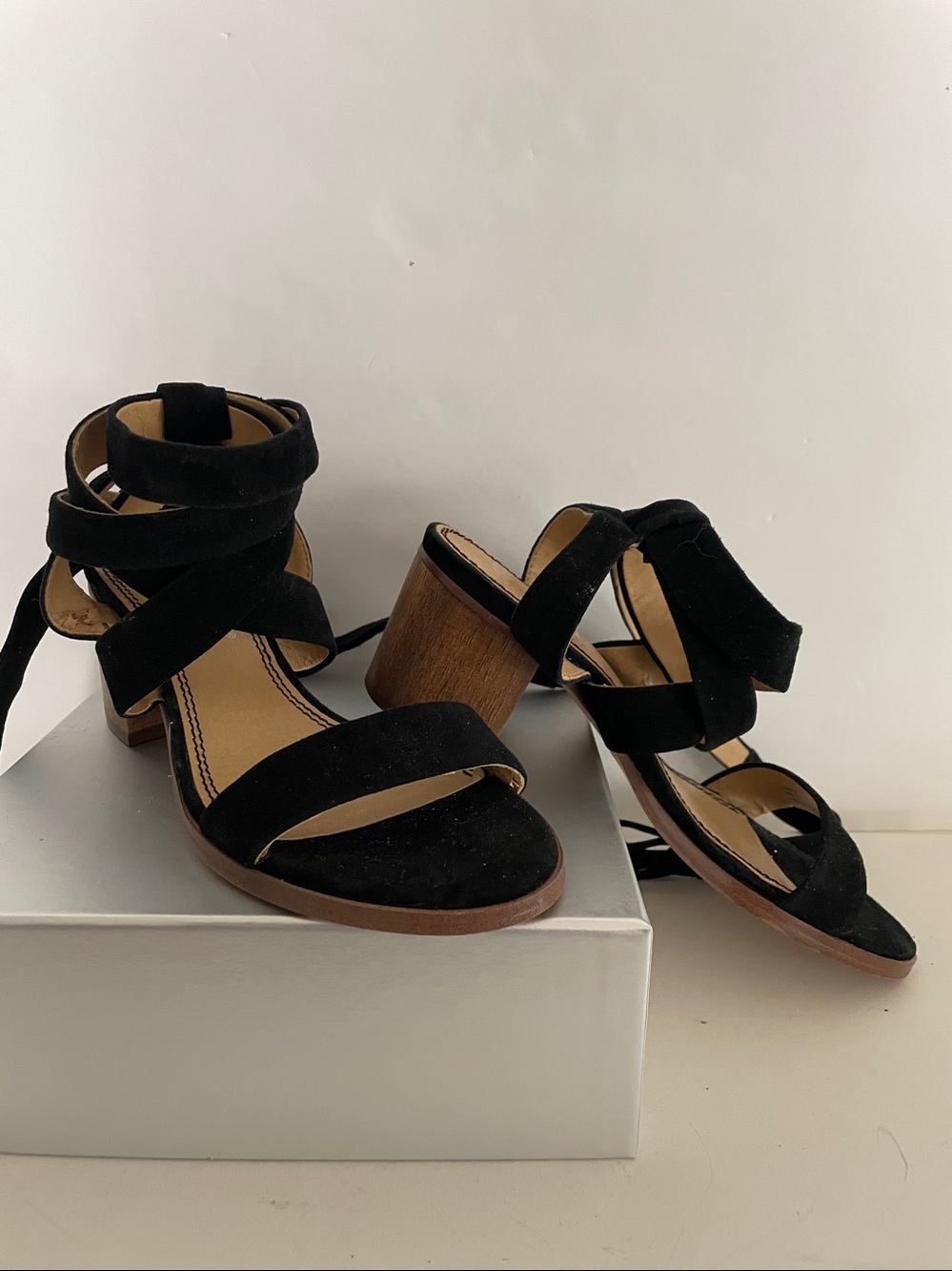 Splendid Genuine Suede Leather Black Ankle Strap Ties Block Heel Sandles 6M